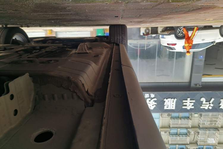 Used Buick Envision 2022 Encore Plus 652T Five-Seat Luxury Model Left Side Sill