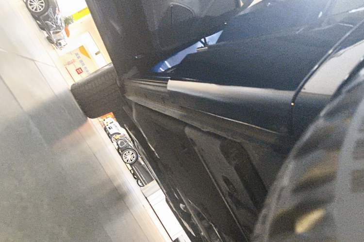 Used Buick Envision 2022 Encore S GS Two-Wheel Drive Smart & Sporty Model Left Side Sill