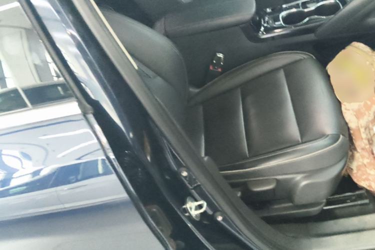 Used Buick Envision 2022 Encore Plus 652T Five-Seat Luxury Model Right Front Seat