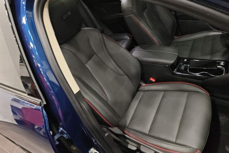 Used Buick Envision 2022 Encore S GS 4x4 Sport Edition Right Front Seat