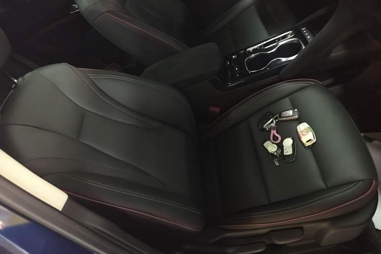Used Buick Envision 2022 Encore S GS 4x4 Sport Edition Right Front Seat