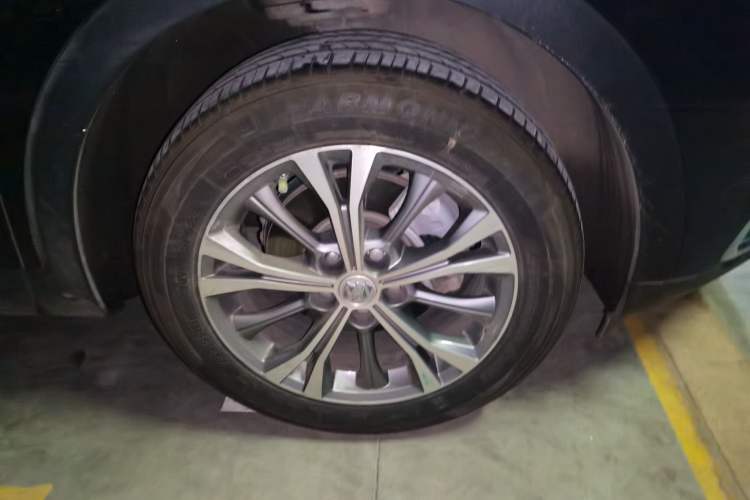 Used Buick Envision 2022 Encore Plus 552T Five-Seat Luxury Model Right Front Wheel Hub