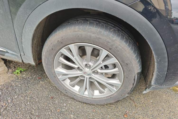 Used Buick Envision 2022 Encore Plus 552T Five-Seat Luxury Model Right Front Wheel Hub