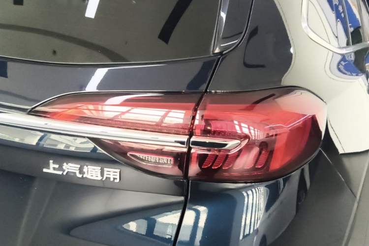 Used Buick Envision 2022 Encore Plus 652T Five-Seat Luxury Model Right Rear Taillight