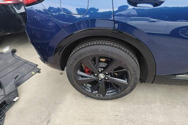 Used Buick Envision 2022 Encore S GS 4x4 Sport Edition Right Rear Wheel Hub