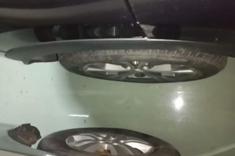 Used Buick Envision 2022 Encore Plus 552T Five-Seat Luxury Model Right Rear Wheel Hub
