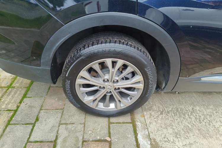 Used Buick Envision 2022 Encore Plus 652T Five-Seat Luxury Model Right Rear Wheel Hub