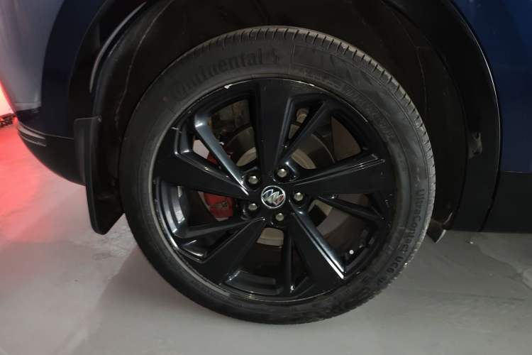 Used Buick Envision 2022 Encore S GS 4x4 Sport Edition Right Rear Wheel Hub