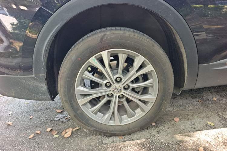 Used Buick Envision 2022 Encore Plus 652T Five-Seat Luxury Model Right Rear Wheel Hub
