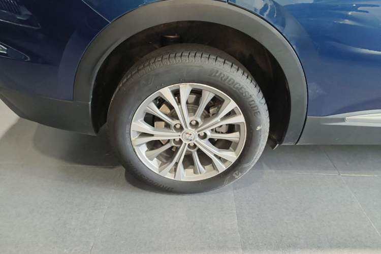 Used Buick Envision 2022 Encore Plus 652T Five-Seat Luxury Model Right Rear Wheel Hub
