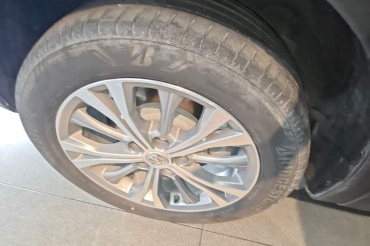 Used Buick Envision 2022 Encore Plus 652T Five-Seat Luxury Model Right Rear Wheel Hub