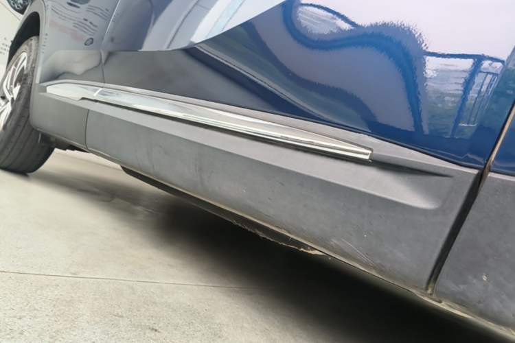 Used Buick Envision 2022 Facelift Encore S 652T Two-Wheel-Drive Luxury Model Right Side Sill