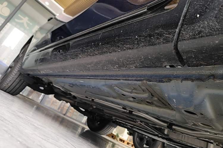 Used Buick Envision 2022 Encore S GS 4x4 Sport Edition Right Side Sill