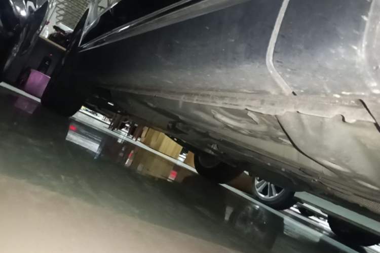 Used Buick Envision 2022 Encore Plus 552T Five-Seat Luxury Model Right Side Sill