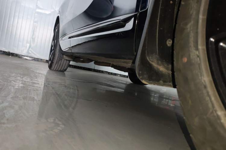 Used Buick Envision 2022 Encore S GS 4x4 Sport Edition Right Side Sill