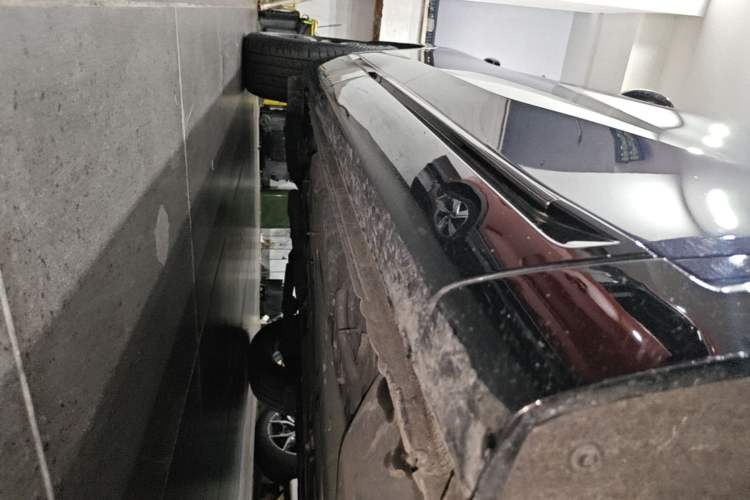 Used Buick Envision 2022 Encore S GS 4x4 Sport Edition Right Side Sill