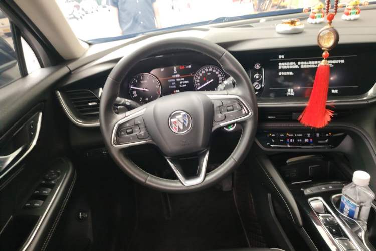 Used Buick Envision 2022 Encore Plus 652T Five-Seat Luxury Model Steering Wheel