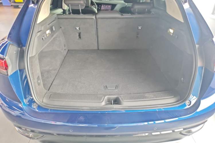 Used Buick Envision 2022 Encore S GS Two-Wheel Drive Smart & Sporty Model Trunk