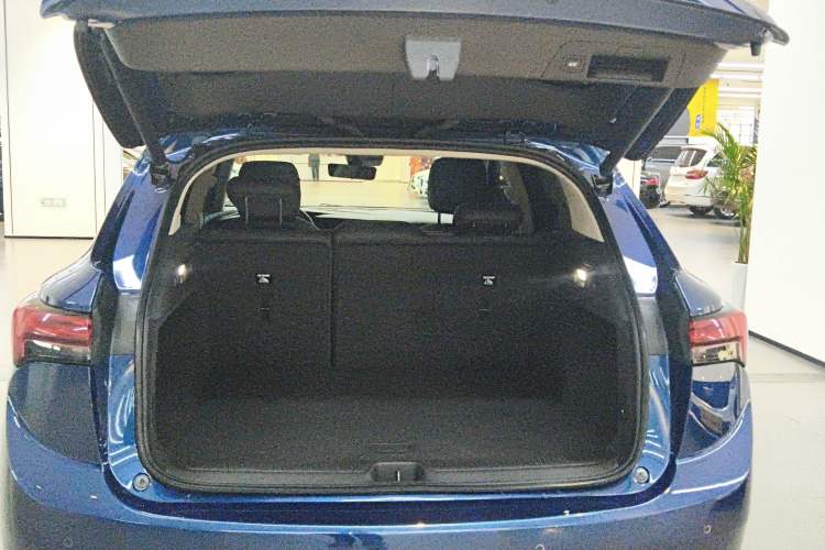 Used Buick Envision 2022 Encore S GS Two-Wheel Drive Smart & Sporty Model Trunk