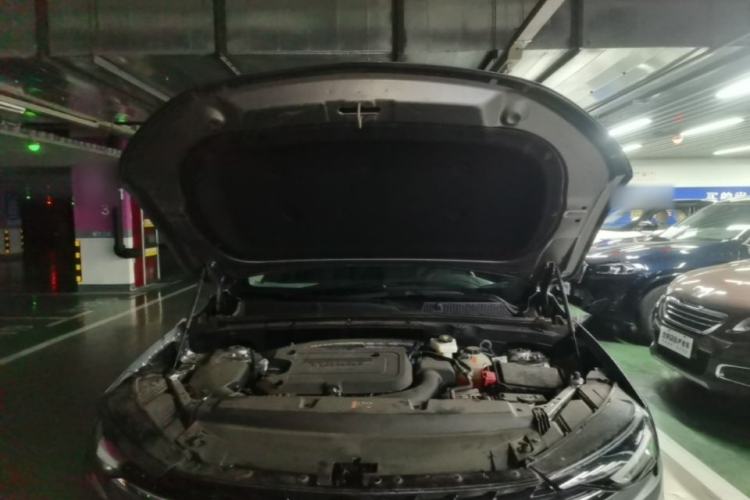 Used Buick Envision 2022 Encore Plus 652T Five-Seat All-Wheel-Drive Luxury Model Engine Bay