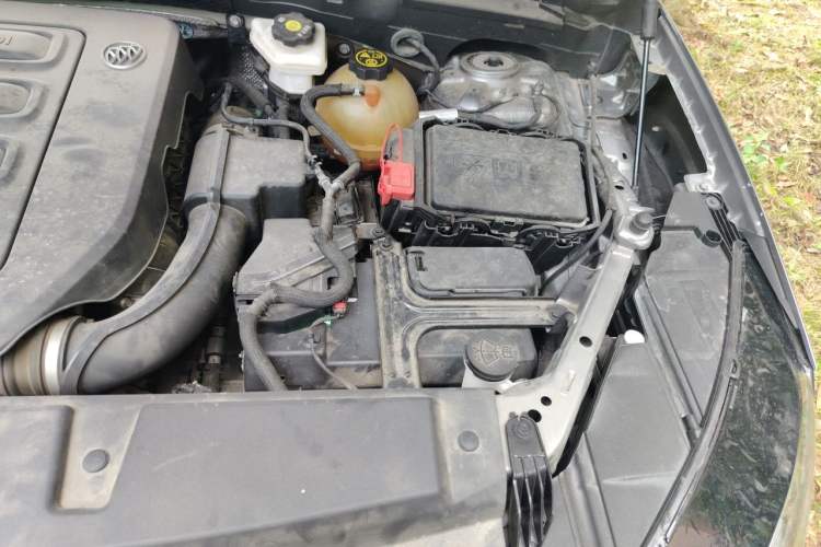 Used Buick Envision 2022 Facelift Encore S 552T Two-Wheel-Drive Luxury Model Engine Bay Left