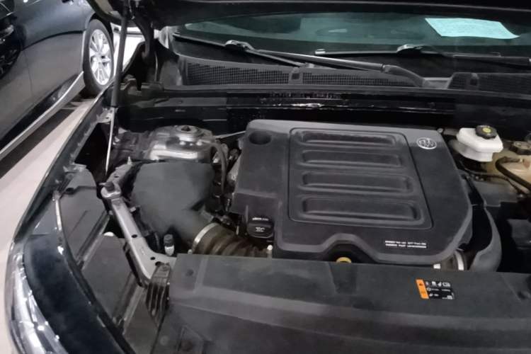 Used Buick Envision 2022 Encore S 552T Two-Wheel-Drive Luxury Model Engine Bay Right