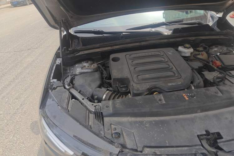 Used Buick Envision 2022 Facelift Encore S 552T Two-Wheel-Drive Luxury Model Engine Bay Right