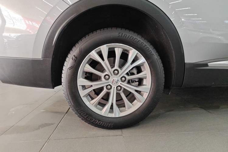 Used Buick Envision 2022 Encore Plus 652T Five-Seat Luxury Model Exterior 4