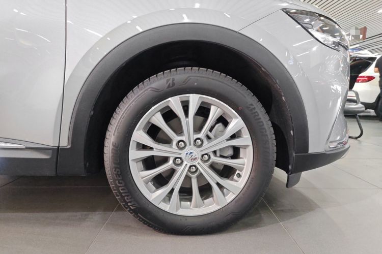 Used Buick Envision 2022 Encore Plus 652T Five-Seat Luxury Model Exterior 5