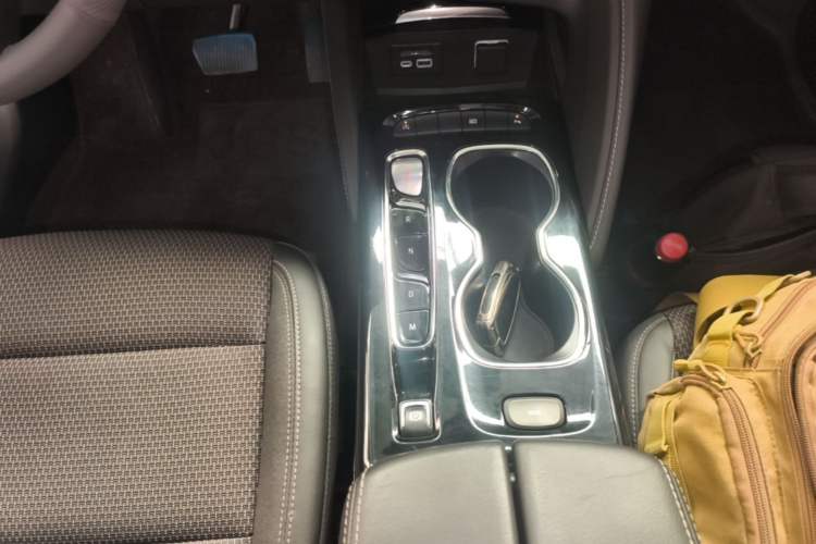 Used Buick Envision 2022 Facelift Encore S 552T Two-Wheel Drive Elite Model Gear Lever