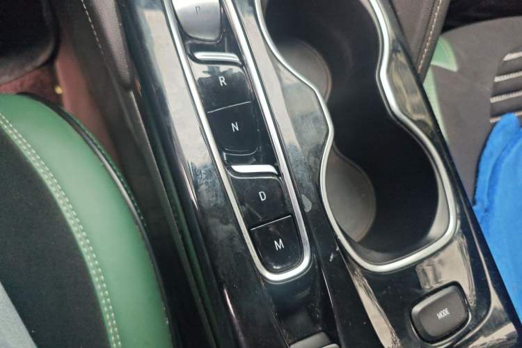 Used Buick Envision 2022 Encore S 552T Two-Wheel Drive Elite Model Gear Lever