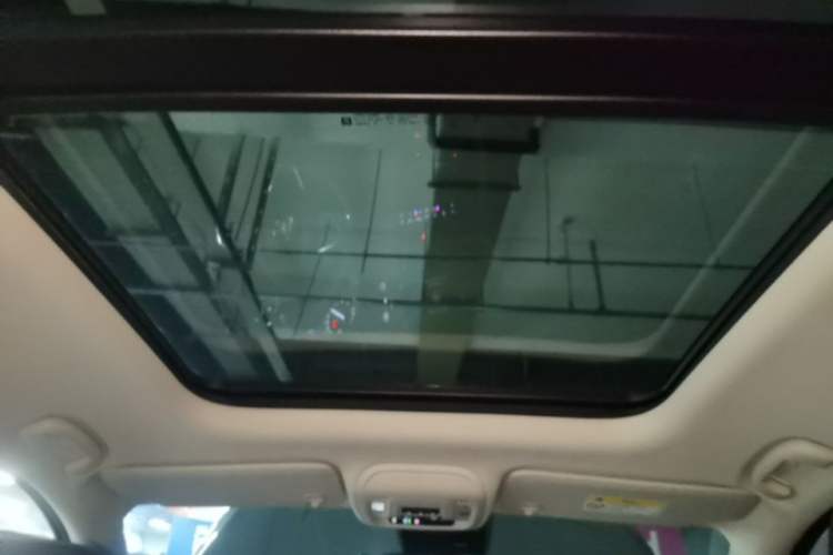 Used Buick Envision 2022 Encore Plus 652T Five-Seat All-Wheel-Drive Luxury Model Headliner