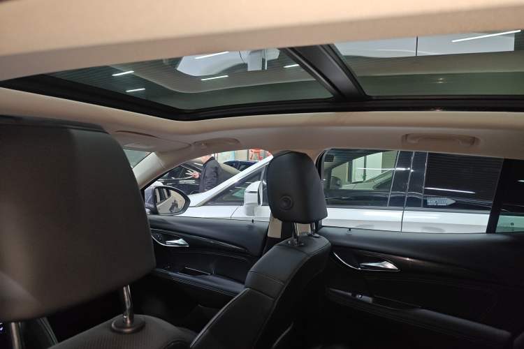 Used Buick Envision 2022 Encore S 652T Two-Wheel-Drive Luxury Model Headliner