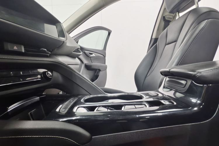 Used Buick Envision 2022 Encore S 652T Two-Wheel Drive Elite Model Interior 7