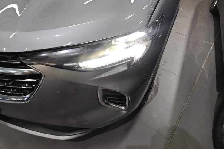 Used Buick Envision 2022 Encore S 652T Two-Wheel-Drive Luxury Model Left Front Headlight