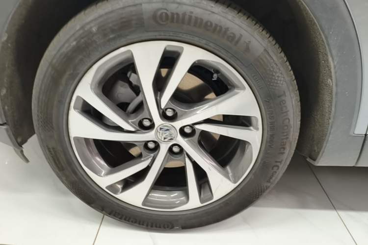 Used Buick Envision 2022 Encore S 552T Two-Wheel-Drive Luxury Model Left Front Wheel Hub