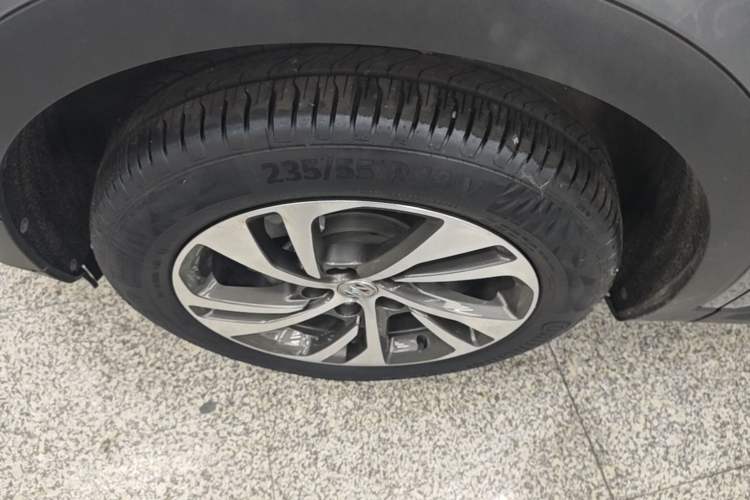 Used Buick Envision 2022 Encore S 552T Two-Wheel-Drive Luxury Model Left Front Wheel Hub