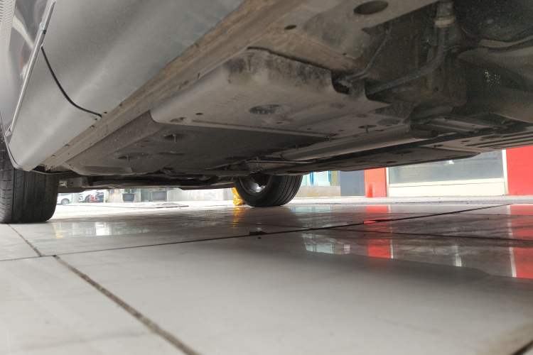 Used Buick Envision 2022 Encore S 652T Two-Wheel-Drive Luxury Model Left Side Sill