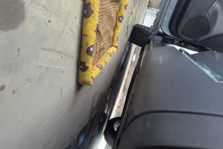Used Buick Envision 2022 Encore S 652T Two-Wheel Drive Elite Model Left Side Sill