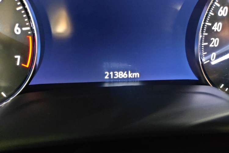 Used Buick Envision 2022 Encore Plus 652T Five-Seat Luxury Model Odometer Close Up