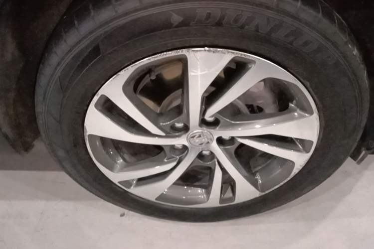 Used Buick Envision 2022 Encore S 552T Two-Wheel-Drive Luxury Model Right Front Wheel Hub