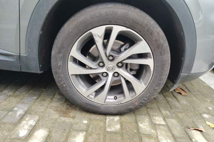Used Buick Envision 2022 Facelift Encore S 552T Two-Wheel-Drive Luxury Model Right Front Wheel Hub