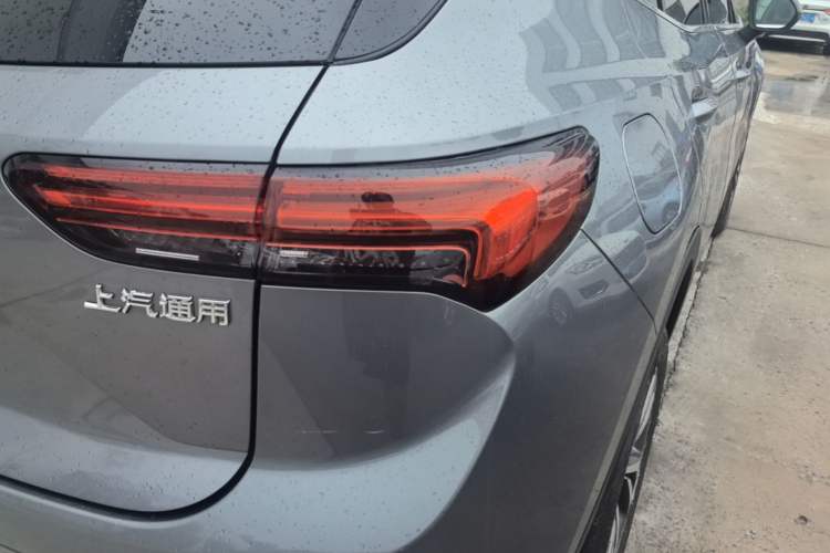 Used Buick Envision 2022 Encore S 652T Two-Wheel Drive Elite Model Right Rear Taillight