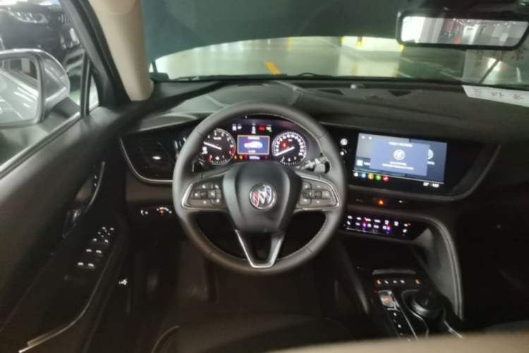 Used Buick Envision 2022 Encore Plus 652T Five-Seat All-Wheel-Drive Luxury Model Steering Wheel