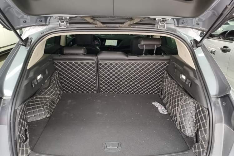 Used Buick Envision 2022 Encore S 552T Two-Wheel-Drive Luxury Model Trunk