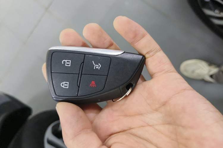 Used Buick Envision 2022 Encore S 652T Two-Wheel-Drive Luxury Model Vehicle Key