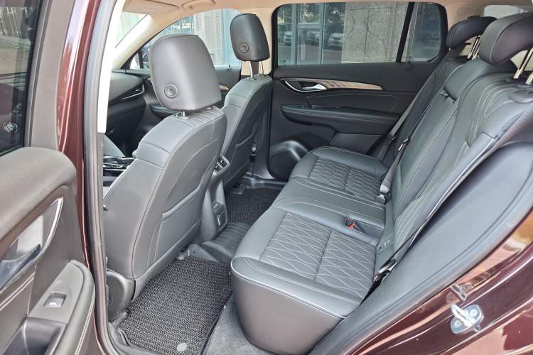 Used Buick Envision 2022 Encore Plus Avenir Avenir 5-Seater Edition Interior 2