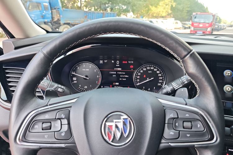 Used Buick Envision 2022 Encore Plus Avenir Avenir 5-Seater Edition Interior 4