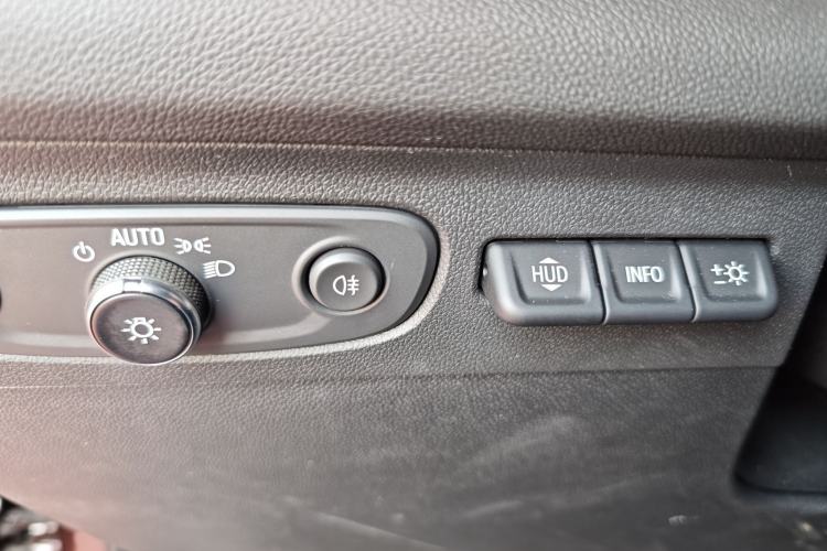 Used Buick Envision 2022 Encore Plus Avenir Avenir 5-Seater Edition Interior 5