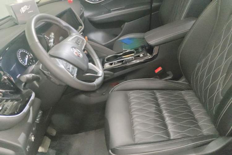 Used Buick Envision 2022 Encore S AWD Avenir Left Front Seat
